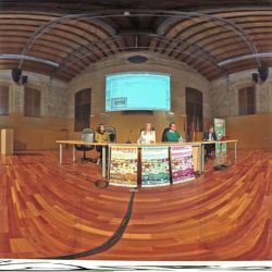 En 360 grados del auditorio del complejo deportivo La Pechina con Belén Becali, Pedro Delgado, Anna 