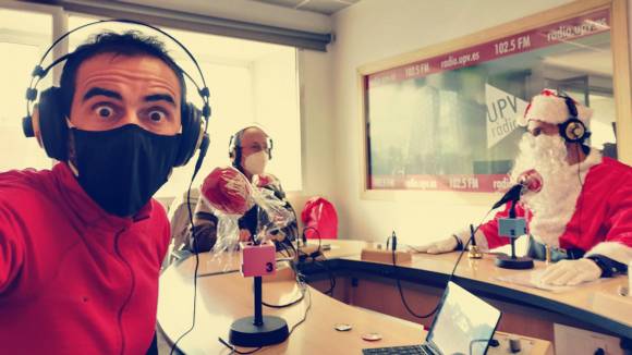 Sopresa con Papá Noel en el programa