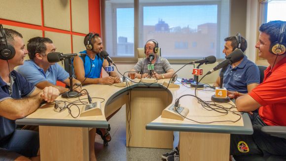 Animado programa hablando sobre óptica y la rompecadenas
