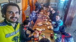 El almuerzo no puede faltar en un reto Everesting