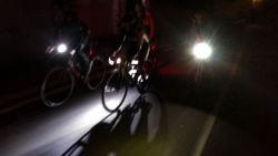 Para semejantes retos hay que pedalear de noche mucho tiempo
