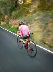 Un día antes de empezar la temporada de Moto2, Héctor se atreve con un reto everesting