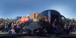 Momento Valverde a punto de salir del bus del equipo en 360 grados