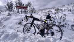 Coronando el Montmayor lleno de nieve, irrepetible