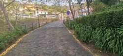 Atravesando un tramo de paves en la subida al Pico Arieiro desde Rua do Comboio 