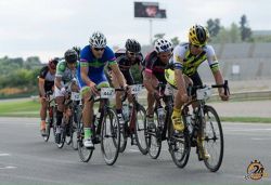 Julián Sanz @juliansanz355 liderando su grupo en las  @24hcyclocircuit de @CircuitValencia