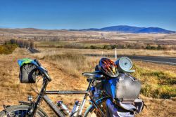 Bici cicloturista en la ruta del Quijote