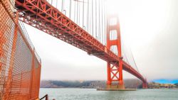 Golden Gate en San Francisco bajo la niebla