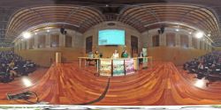 En 360 grados del auditorio del complejo deportivo La Pechina con Belén Becali, Pedro Delgado, Anna 