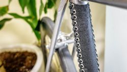 Cuero y ciclismo compatibles