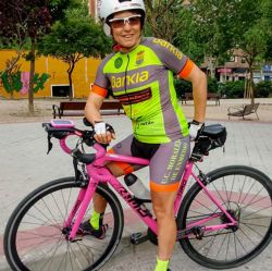 Ya con manillar de triatlón dispuesta al reto