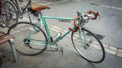 Se permiten sólo bicicletas clásicas