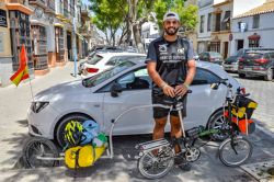 Así es la Brompton de Juan para su viaje solidario