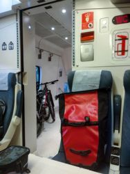 Así van las bicis en el tren