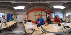 Manolo y Granero contando sus experiencias en la radio 360 grados de la upv