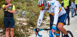 No fue un buen día para Valverde el final en Bernia de la Vuelta a Valencia