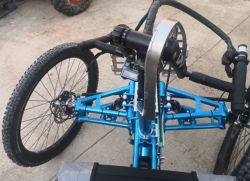Detalle de suspensiones independientes en los triciclos