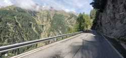Disfrutando de la majestuosidad del Passo Rombo en San Leonardo. 