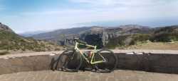 Alcanzando la cima del Pico Arieiro 