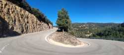 Curva Panorámica en la Subida a Sant Pere 