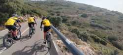 Ascenso Ciclista Hacia La Cumbre Del B.M. Aitana 