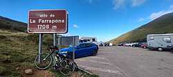 En el Alto de La Farrapona nunca faltan los coches, 1708 m