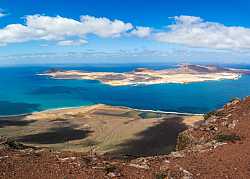 Vista Panorámica de La Graciosa desde Lanzarote
