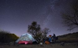 Campamento bajo el cielo de @JuanSisto