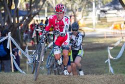 Es imposible recorrerse el circuito de ciclocross sin bajar de la bici