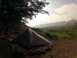 Acampar en lugares maravillosos viajando en bici