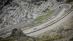 Alguien se cansa de mirar las curvas del Stelvio